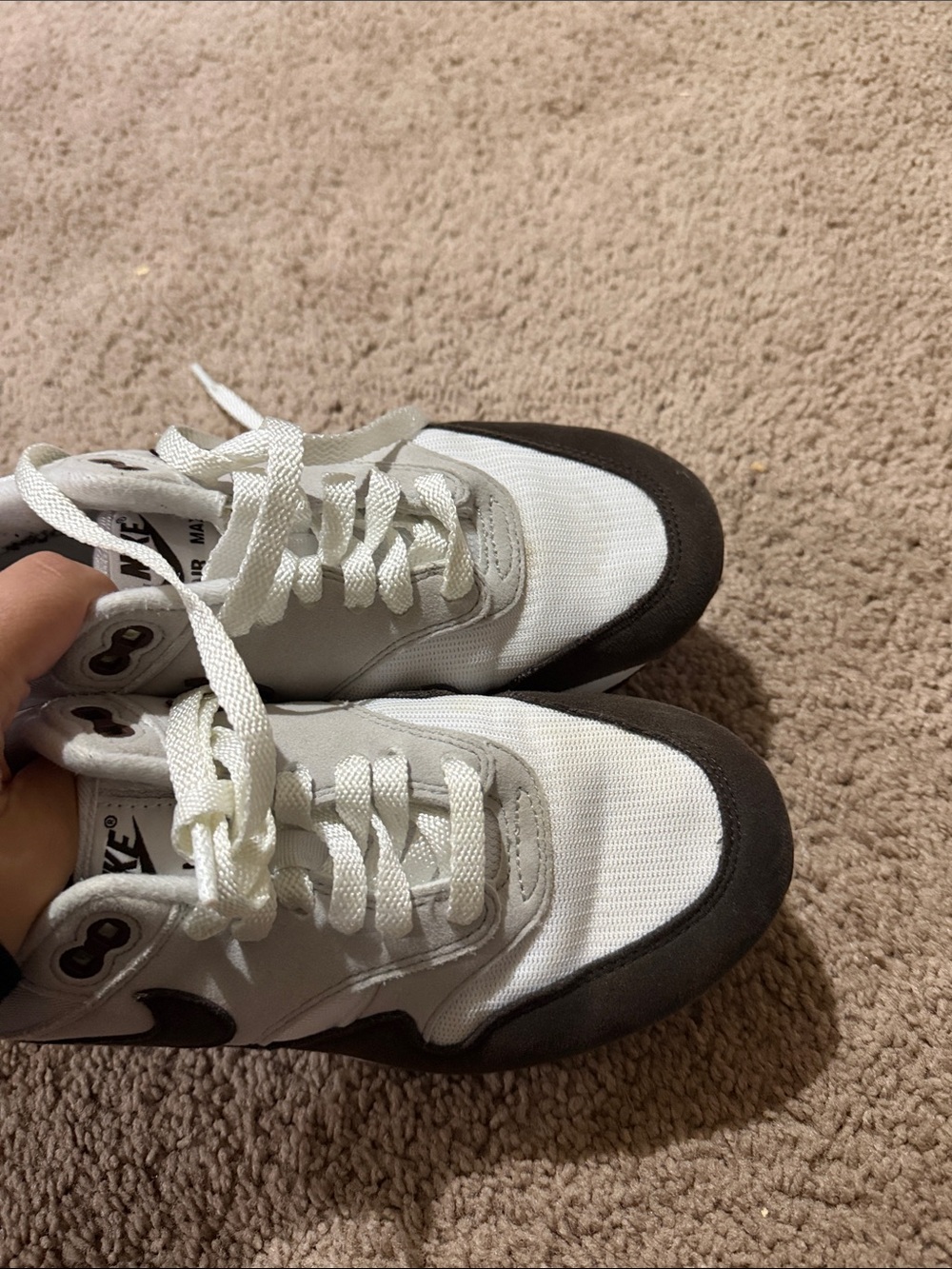 Nike - Picture 2 of 3